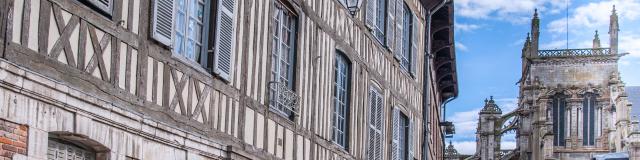 Centre de ville de Louviers et ses maisons à colombage de Normandie