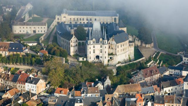 vue aérienne de la ville de Gaillon et du château de Gaillon - Eure (27) - Haute Normandie