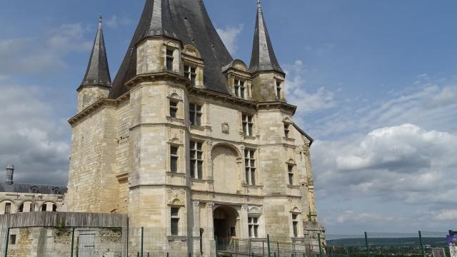 Photo de la façade du château de Gaillon - Eure