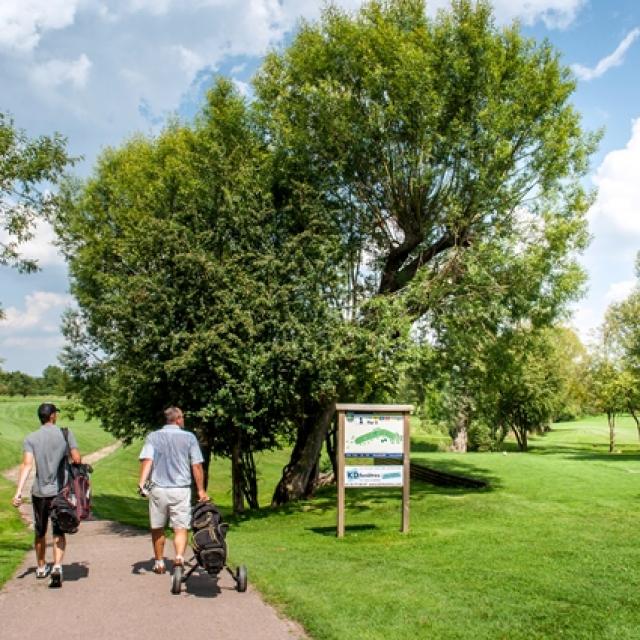 Entrée du golf de Léry-Poses