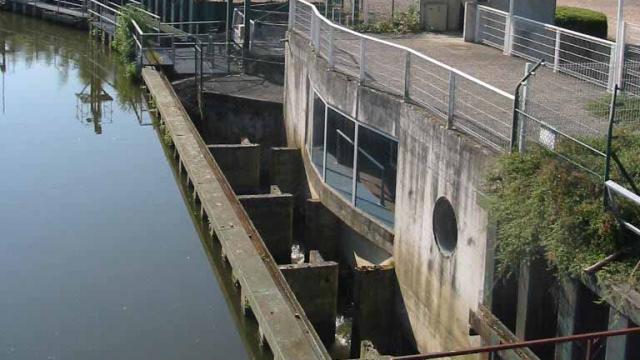 photo d'une Passe à Poissons de la seine et ses observatoires