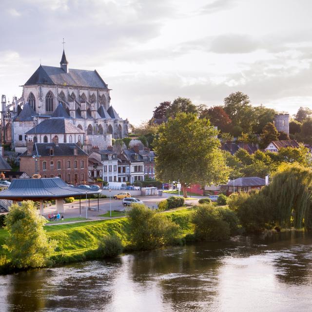 photo de Pont de l'Arche à côté de la rivière de l'Eure