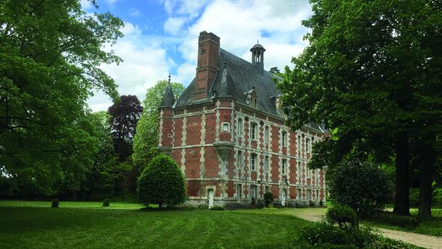 Le château De Canteloup en été à Amfreville-Sous-Les-Monts