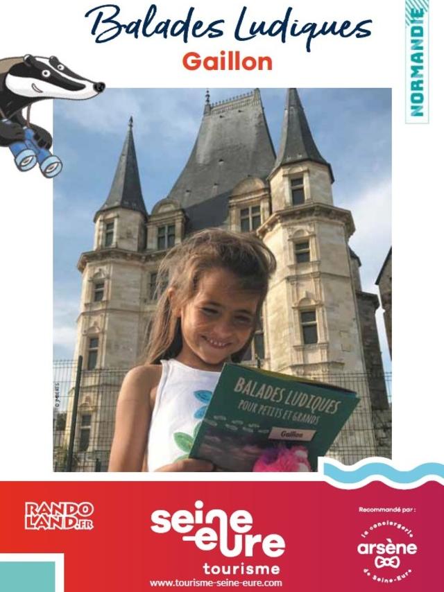 petite fille souriant devant le château de Gaillon pour la couverture de la brochure de Randoland