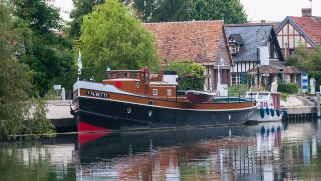 bateau sur seine du musée de la batellerie de Poses