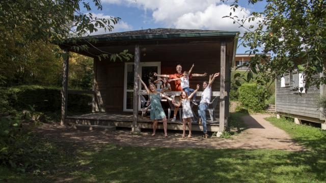 cabane d'Hébergements au Parc des Loisirs de Léry-Poses dans l'Eure en Normandie