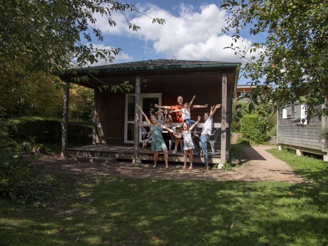 cabane d'Hébergements au Parc des Loisirs de Léry-Poses dans l'Eure en Normandie