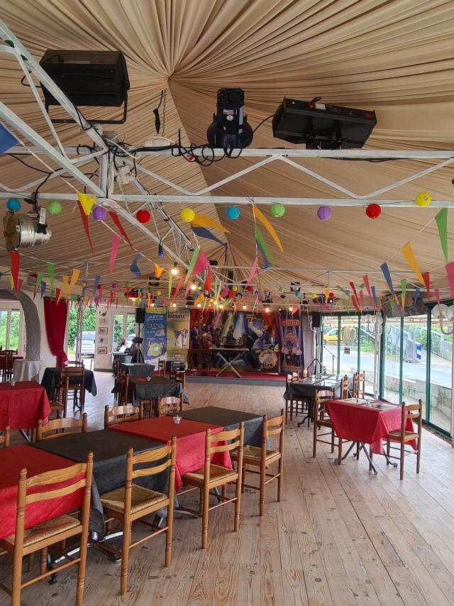 piste de danse du Restaurant Dansant Au Fil De L'eau dans l'Eure en Normandie