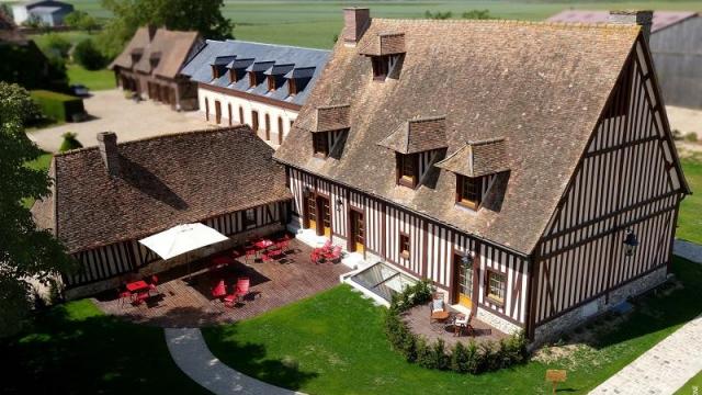 Photo du Manoir de Surville en campagne en Normandie seine Eure