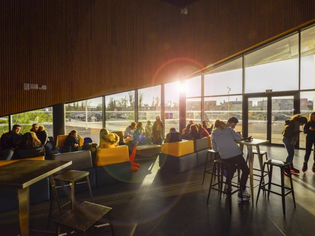 Photo du salon de la patinoire de Louviers Glaceo, dans l'Eure en Normandie