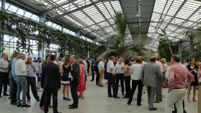 séminaire à l'intérieur de la serre tropicale du zoo biotropica