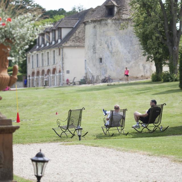 Détente dans le jardin du château de Normandie : Les étangs De Saint Aubin