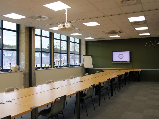 salle de réunion de l'espace de coworking La filature à Louviers - Eure