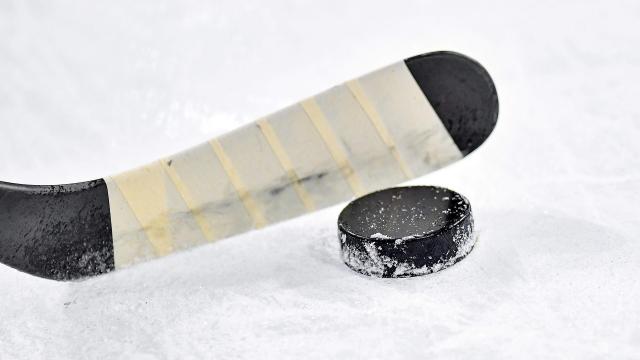 Ice Hockey G323901495 1920