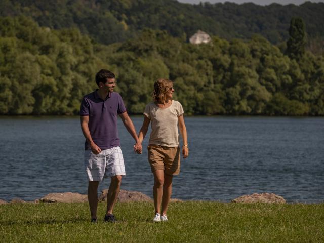 Lac Des Deux Amants à La Base Des Loisirs De Léry Poses