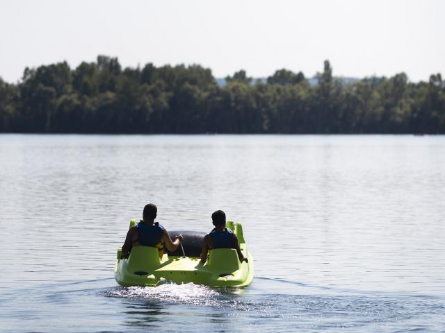 Pedalo Base De Loisirs Lery Poses Normandie Eure