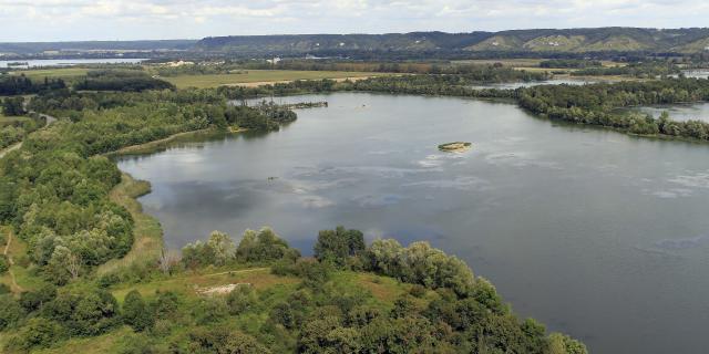 Vue aérienne de la réserve ornithologique de la Grande Noë à Léry-Poses - Normandie - Eure