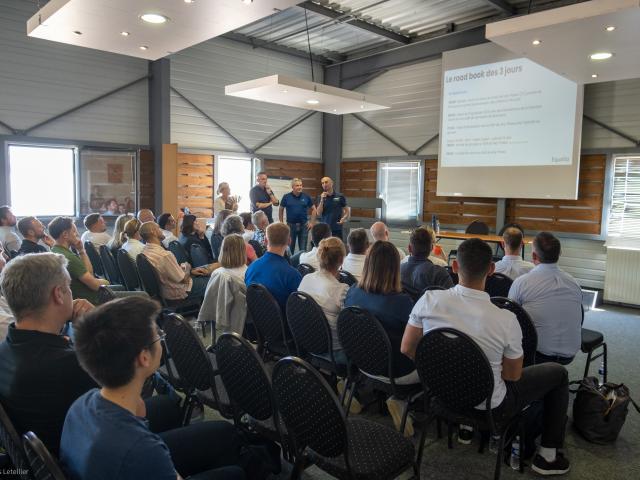 Salle de séminaire aux jardins animaliers de Biotropica