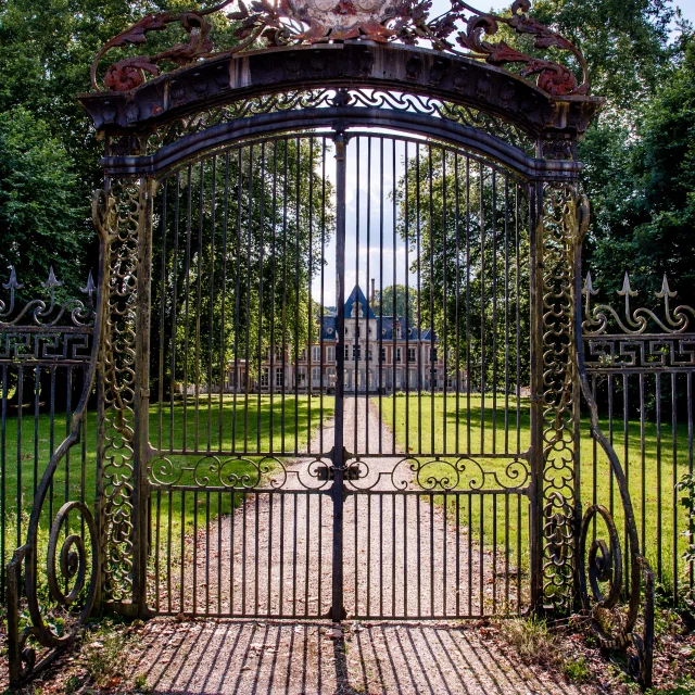 Grille du château de Pinterville